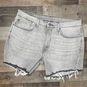 514 Levi’s Cut Off Jean Short Size 36